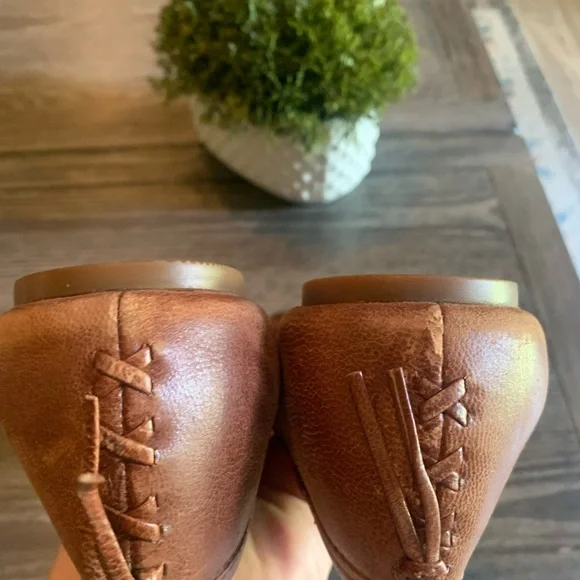 Gorgeous NEW Frye Flats!!! - Picture 6 of 12